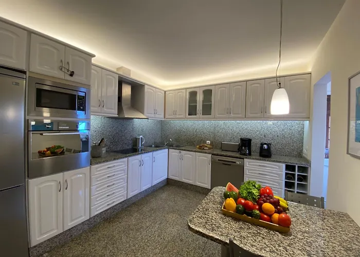 בית נופש Ideales Familienhaus Mit Freiem Stadt- Und Meerblick By Interhome פונשל