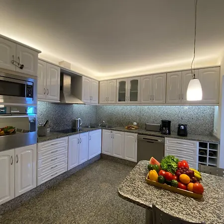 بيت للعطل Ideales Familienhaus Mit Freiem Stadt- Und Meerblick By Interhome فونشال