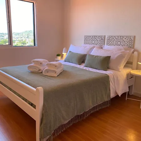 Ideales Familienhaus Mit Freiem Stadt- Und Meerblick By Interhome فونشال