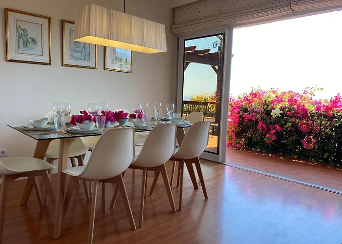 Ideales Familienhaus Mit Freiem Stadt- Und Meerblick By Interhome