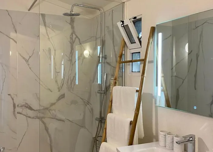 Ideales Familienhaus Mit Freiem Stadt- Und Meerblick By Interhome * فونشال