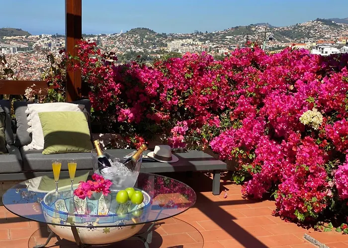 Ideales Familienhaus Mit Freiem Stadt- Und Meerblick By Interhome